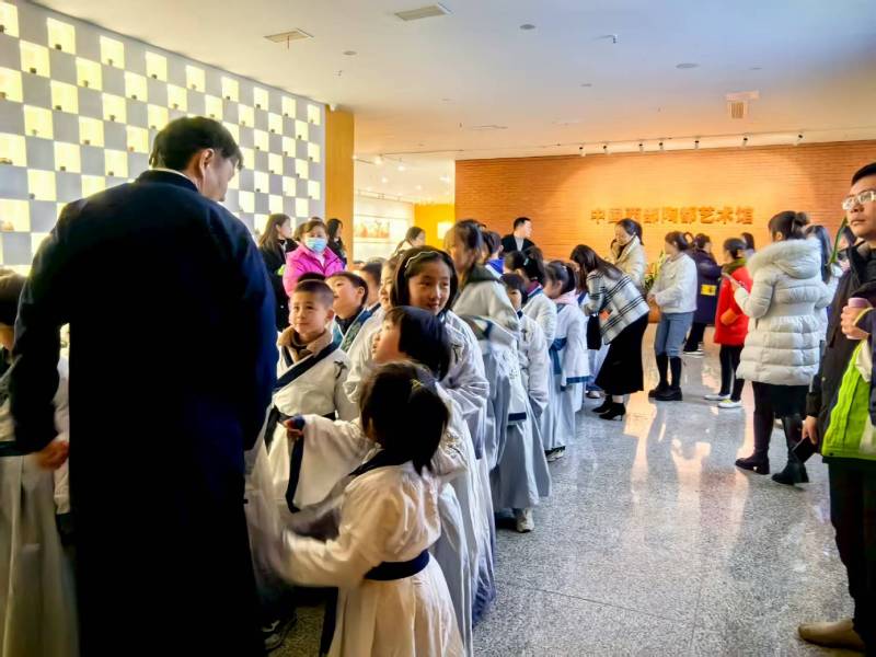 文化赋能：阿拉善右旗魔创文旅挖掘城市文化资源的实践探索